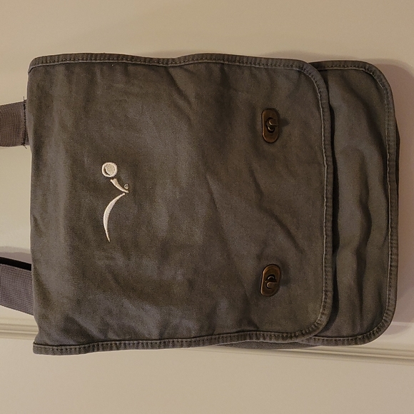 New PetSmart Authentic Pigment Gray Logo Pet Shoulder Bag w/ Snaps - Picture 2 of 9